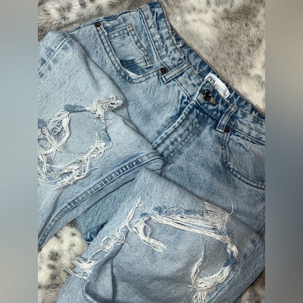 ZARA ripped Jean
